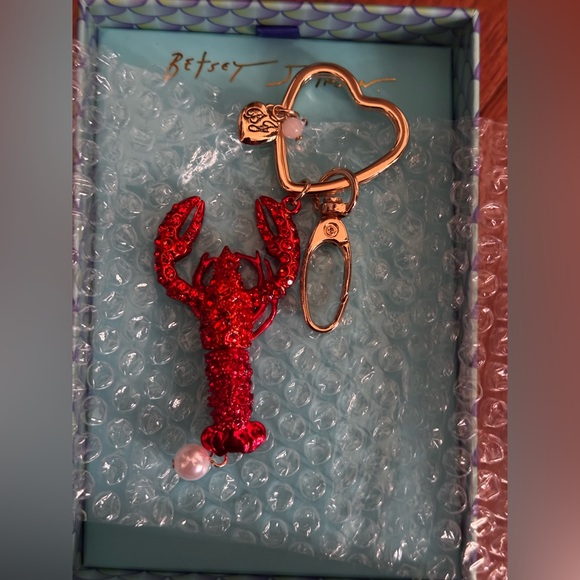 NIB Betsey Johnson Red Rhinestone Lobster Bag charm key chain gold tone - Picture 5 of 7
